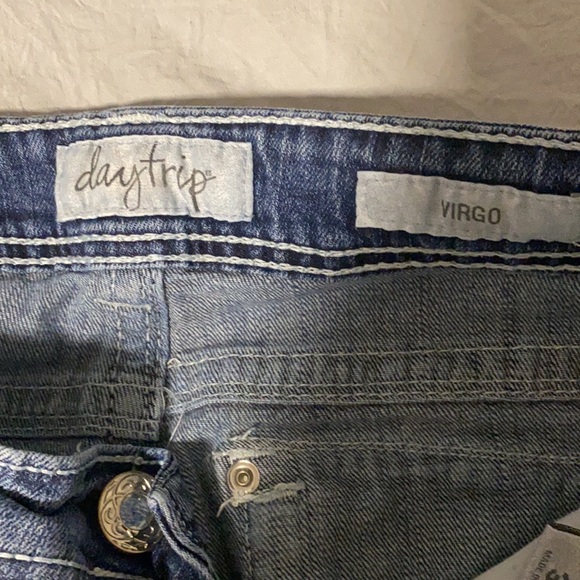 Women Capri jeans - Picture 2 of 4